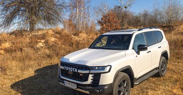 Найправильніший "Крузак". Тест-драйв Toyota Land Cruiser 300 GR Sport