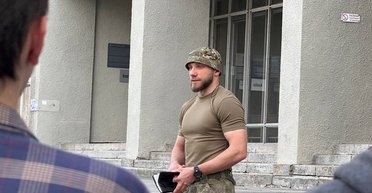 Слухали під стінами: захисника Києва не пустили читати лекцію до "Могилянки", — командир 3 ОШБр