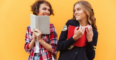 На заметку родителям: какие жанры книг снова популярны среди зумеров (фото)