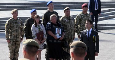 День Независимости без парада, но с маршами - фоторепортаж