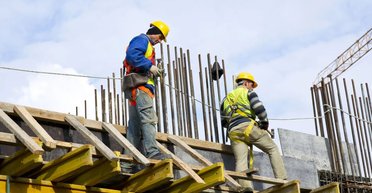 Робота є — людей немає: чи врятують економіку трудові мігранти з Азії