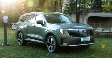 Недорогой семейный кроссовер Ford на 367 сил рассекретили до премьеры (фото)