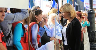 Халатная толпа. Как медики протестовали у ВР, вкладчики у НБУ, а Саакашвили на углу Банковой