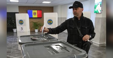 В Молдове начались парламентские выборы: власти обвинили Россию в попытках вмешательства