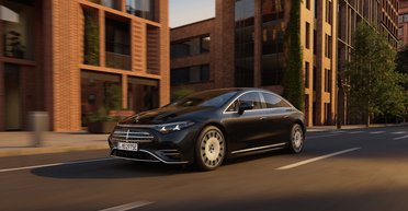 Штурвал, запас ходу 926 км і швидка зарядка: Mercedes показав електричний флагман (фото)