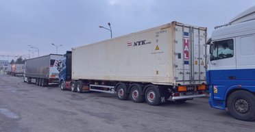 Польские фермеры начали блокаду пункта пропуска "Медика-Шегини": чего требуют (видео)