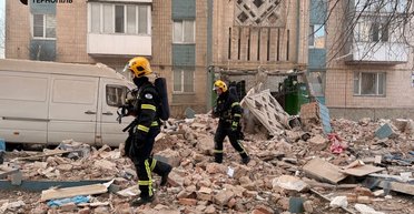 Масований удар по Тернополю: пошкоджено багатоповерхівку, є поранені (відео, фото)