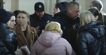 В Черновцах полицейская угрожала школьникам: реакция родителей и Нацполиции (видео)