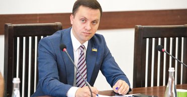 "Хочете підвищення для себе зарплат під час війни? Цього не буде", — нардеп "Слуги народу"