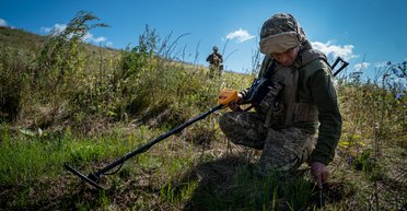 "Ми стали незамінні на полі бою": Times розповіло про роботу саперів ЗСУ в Запорізькій області