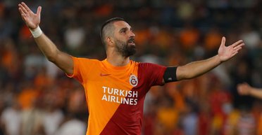 "Шахтер" объявил имя нового главного тренера: им стал звезда "Барселоны" Арда Туран