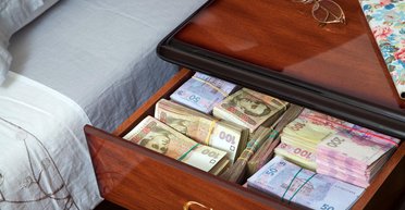 Деньги из тумбочки. Спасет ли налоговая амнистия Зеленского госбюджет-2021