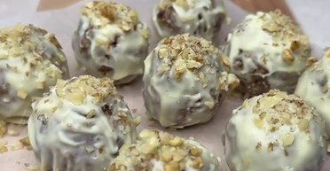 Конфеты с курагой и черносливом: как приготовить вкуснейший десерт в домашних условиях