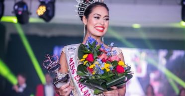 "Найкрасивіша жінка Англії" змінилась до невпізнанності: який вигляд вона має зараз (фото)