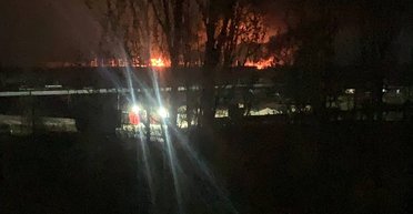 Дроны атаковали металлургический комбинат в Алчевске: также прилетело по подстанции (видео)
