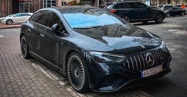В Украине заметили мощный спортивный электромобиль Mercedes за 3,8 миллиона (фото)