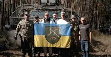 БФ молодежной инициативы "Надія", Валерий Дубиль и Артем Чаплыгин доставили на восток РЭБы, средства питания и связи