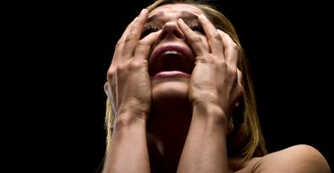 Сор из избы. Что рассказал отчет Amnesty International об изнасилованиях в зоне ООС