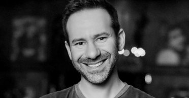 "Долгое время боролся с раком": владелец OnlyFans Леонид Радвинский умер в 43-летнем возрасте