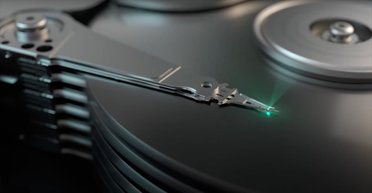 Компанія знищує мільйони жорстких дисків: чому HDD більше не потрібні (відео)