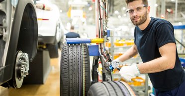 Нужны рабочие руки и молодежь: Европа ждет только тех, кто работает