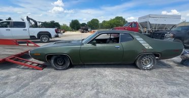 Культовое американское авто 70-х завелось после 35 лет простоя (видео)