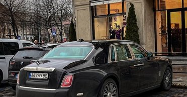В Україні помітили ексклюзивний Rolls-Royce Phantom Tiffany за $550 000 (фото)