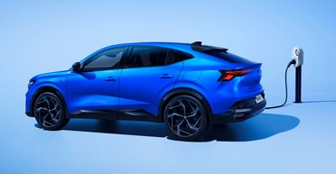 300 сил и расход 0,7 л на 100 км: Renault показали доступного конкурента BMW X4 (видео)