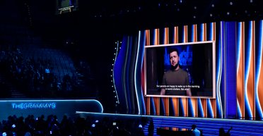 Грэмми по-украински. Звездой главной музыкальной премии планеты стал Владимир Зеленский