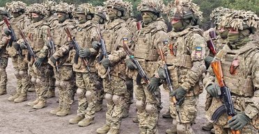 Доплата військовослужбовцям ЗСУ: хто може розраховувати на "бойові" і як оформити виплату