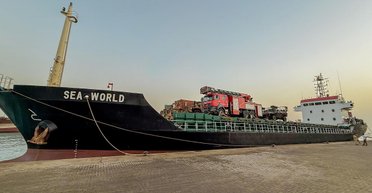 Сомалийские пираты захватили турецкий корабль с тяжелой военной техникой