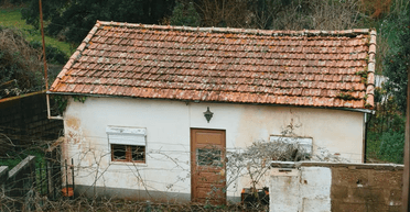 Мужчина купил дом в Португалии: там было имущества на 10 тысяч евро (фото)