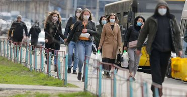 Слабоумие и отвага. Почему антимасочники не боятся стать следующими жертвами пандемии