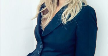 Абсолютная копия Кейт Мосс повторила культовый эпизод с участием супермоделти (видео)