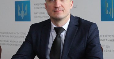 Дмитрий Калмыков, поддержанный Артемом Сытником, является главным кандидатом на главу НАПК, — эксперт