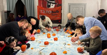 Маленькі дії, що формують довіру: як зміцнити емоційний зв'язок дитини й батька