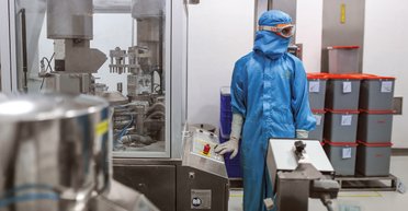 Жизнь втридорога. Почему в Украине процветают дефицит и контрабанда лекарств