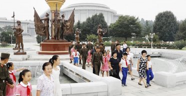 В КНДР запретили популярные "западные" слова типа "гамбургер": какими аналогами их заменили