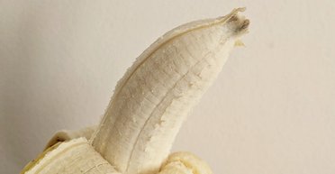 Чорна грудочка в бананах — це не насіння: учені пояснили, чи можна її їсти