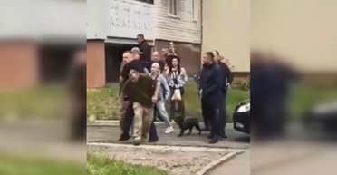 Должны были бы защищать Украину: пленные бойцы ВСУ удивлены кадрами драк людей с работниками ТЦК (видео)