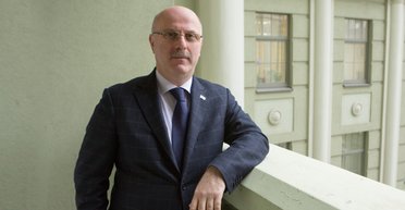 Украинская экономика — это истощенная корова. Дайте ей вздохнуть, а потом требуйте, — Григол Катамадзе