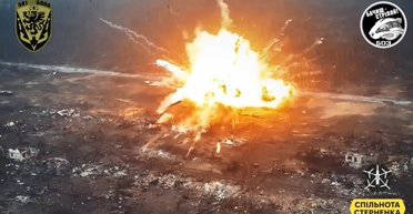 "Разорвало на атомы": морпехи ВСУ показали кадры атаки танков РФ под Крынками (видео)