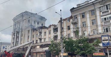 Целились по железнодорожному вокзалу: в ОВА обновили данные о последствиях удара РФ по Днепру (видео)