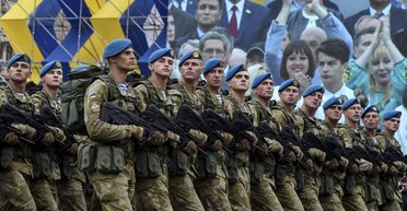 Командовать парадом буду я. От Кравчука до Порошенко: как президенты праздновали День независимости