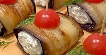 Баклажанові рулетики із секретною начинкою: рецепт смачної закуски