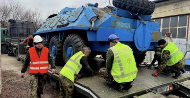 Болгария доставила все обещанные БТР-60 Украине, — министр Тагарев