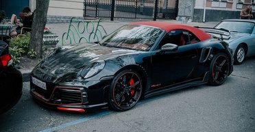 В Киеве заметили мощный спорткар Porsche с редким тюнингом (фото)