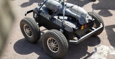 Знищує техніку та солдатів ЗС РФ: український робот "Медоїд" показав себе в бою (відео)