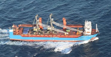 Корабль из РФ затонул у берегов Испании: ценный груз и часть экипажа пропали (фото)