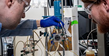 Ученые решили давнюю проблему: топливо теперь можно получать из CO2 (фото)